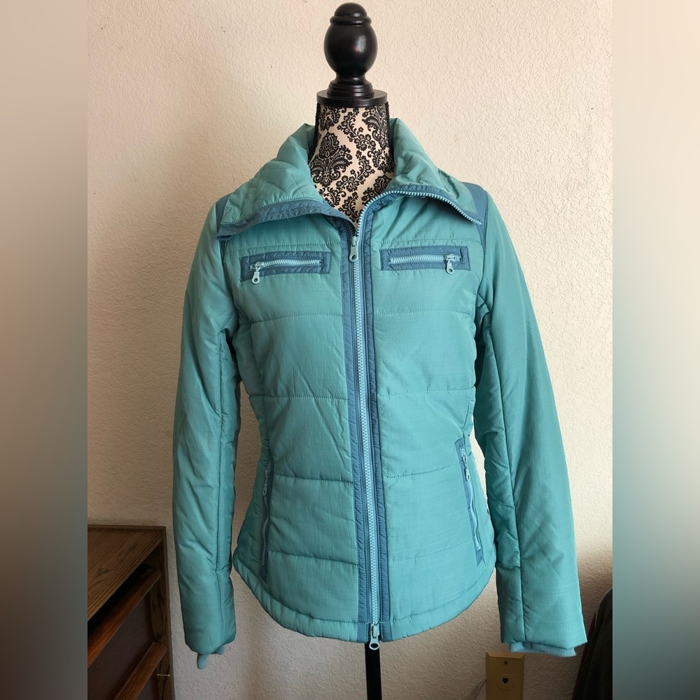 Prana Mint Green Light Puffer Jacket
Good condition